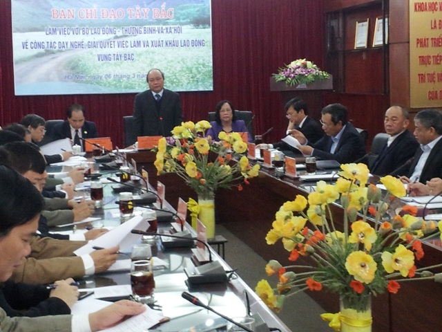 เน้นความสนใจแก้ปัญหาความยากจนในท้องถิ่นเขตเขา